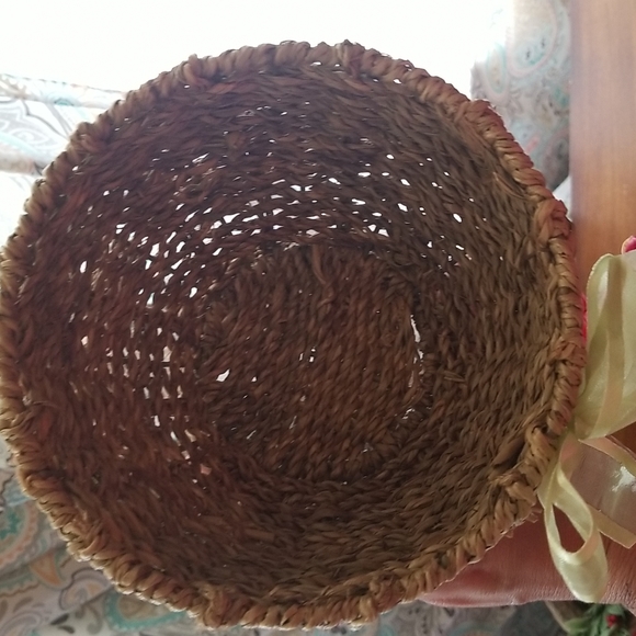 Little wicker basket egg shape decor easter, spring - Picture 3 of 4